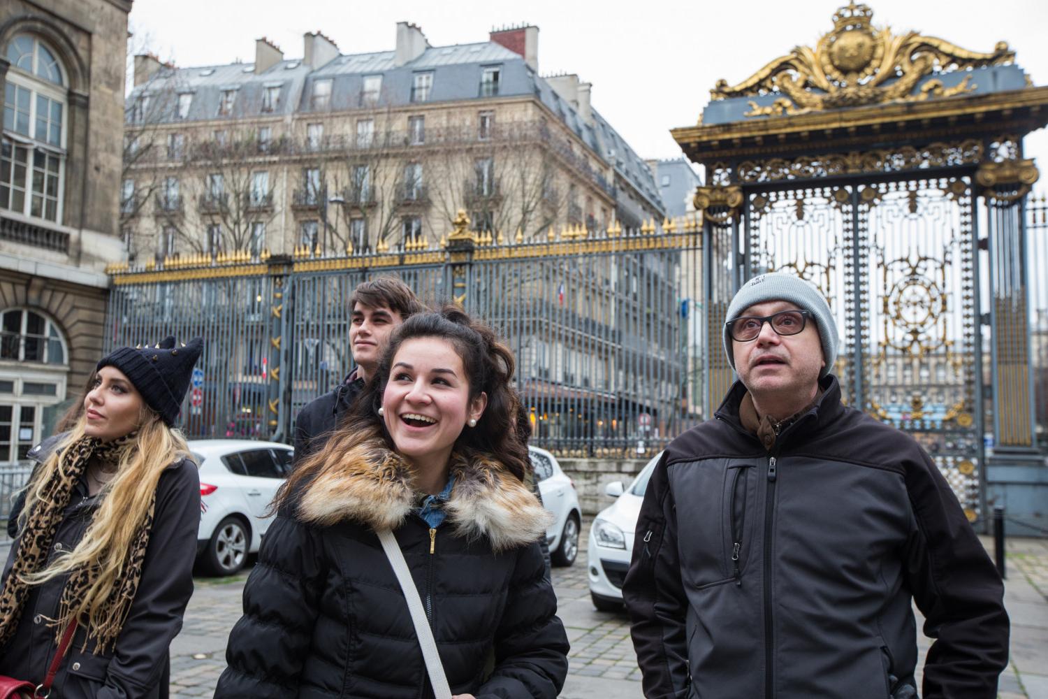 <a href='http://kdrl.ngskmc-eis.net'>全球十大赌钱排行app</a>学院法语教授Pascal Rollet带领学生们到巴黎游学.